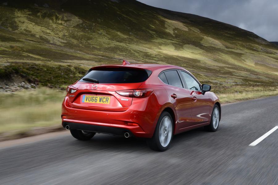  Mazda3 Hatchback 2016 года  (UK) (фото 16 из 22)